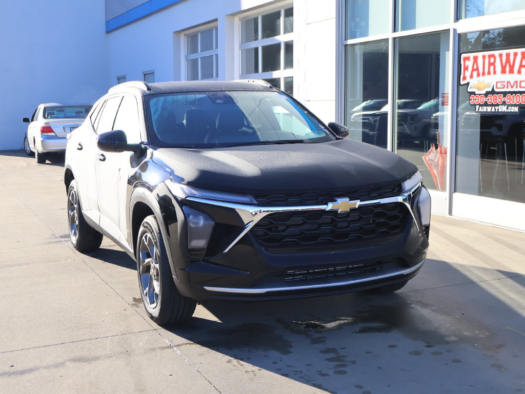 New 2026 Chevrolet Trax LT w/ Driver Confidence Package FWD image 2