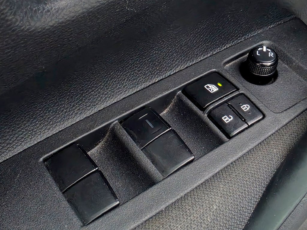 Used 2025 Toyota Corolla LE FWD image 12
