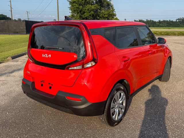 Used 2022 Kia Soul LX FWD image 4