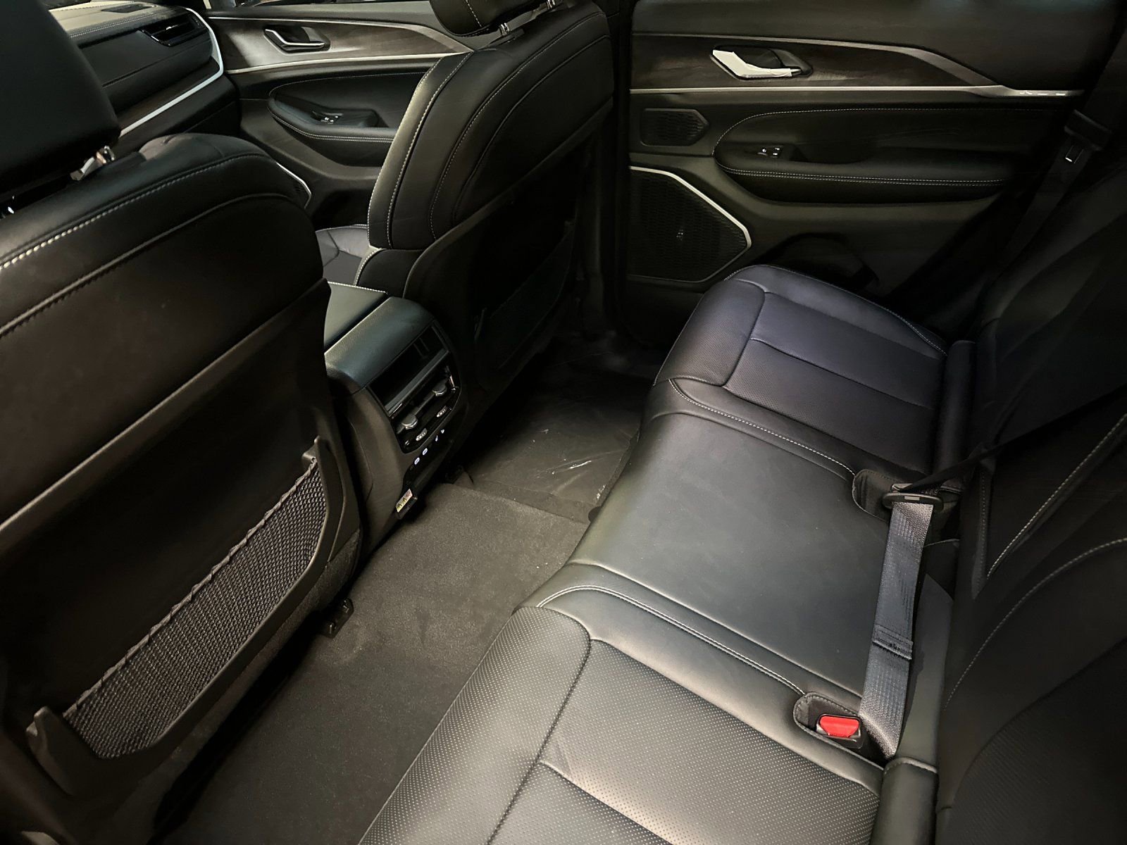 New 2026 Jeep Grand Cherokee Limited image 11