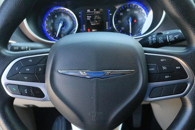 Used 2020 Chrysler Voyager Lxi FWD image 17