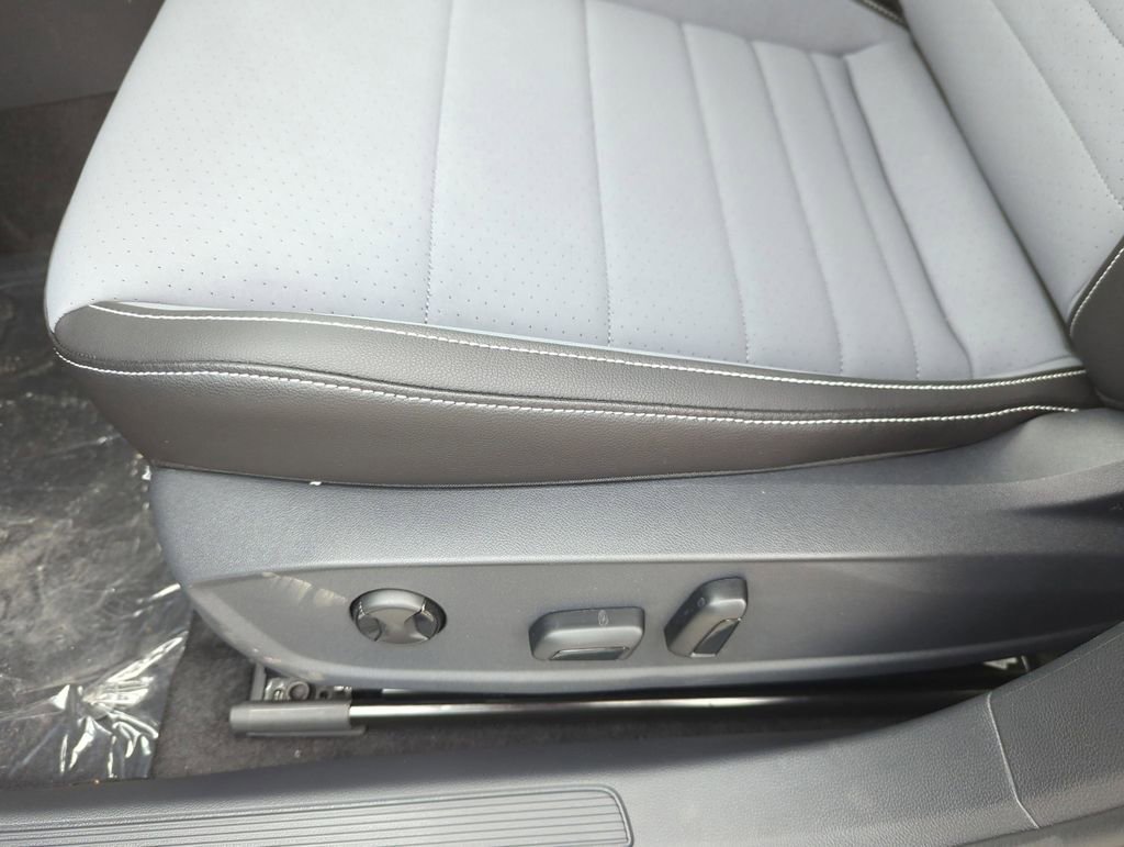 New 2026 Volkswagen Jetta SE image 29