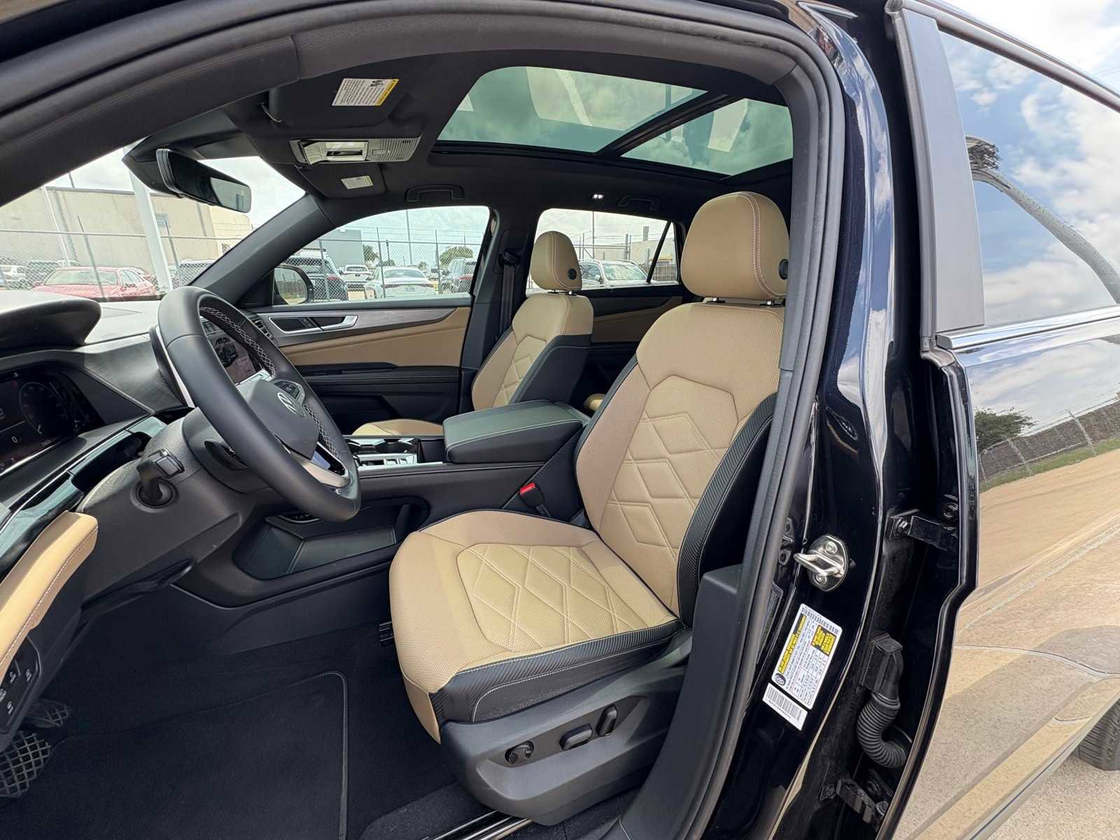 Used 2024 Volkswagen Atlas Cross Sport SE FWD image 15