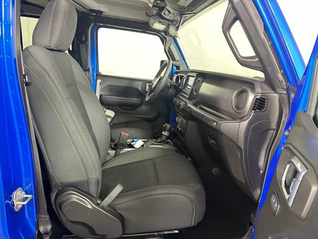 Used 2023 Jeep Wrangler Unlimited w/ Cold Weather Group image 28