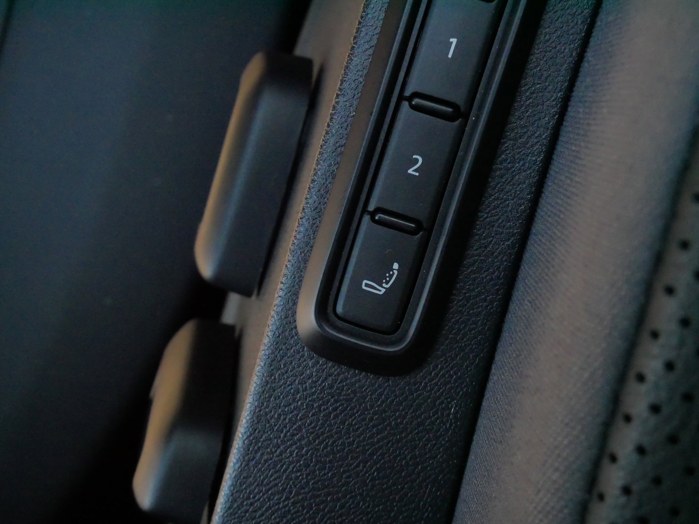 Certified 2025 Volkswagen ID.4 Pro S image 31