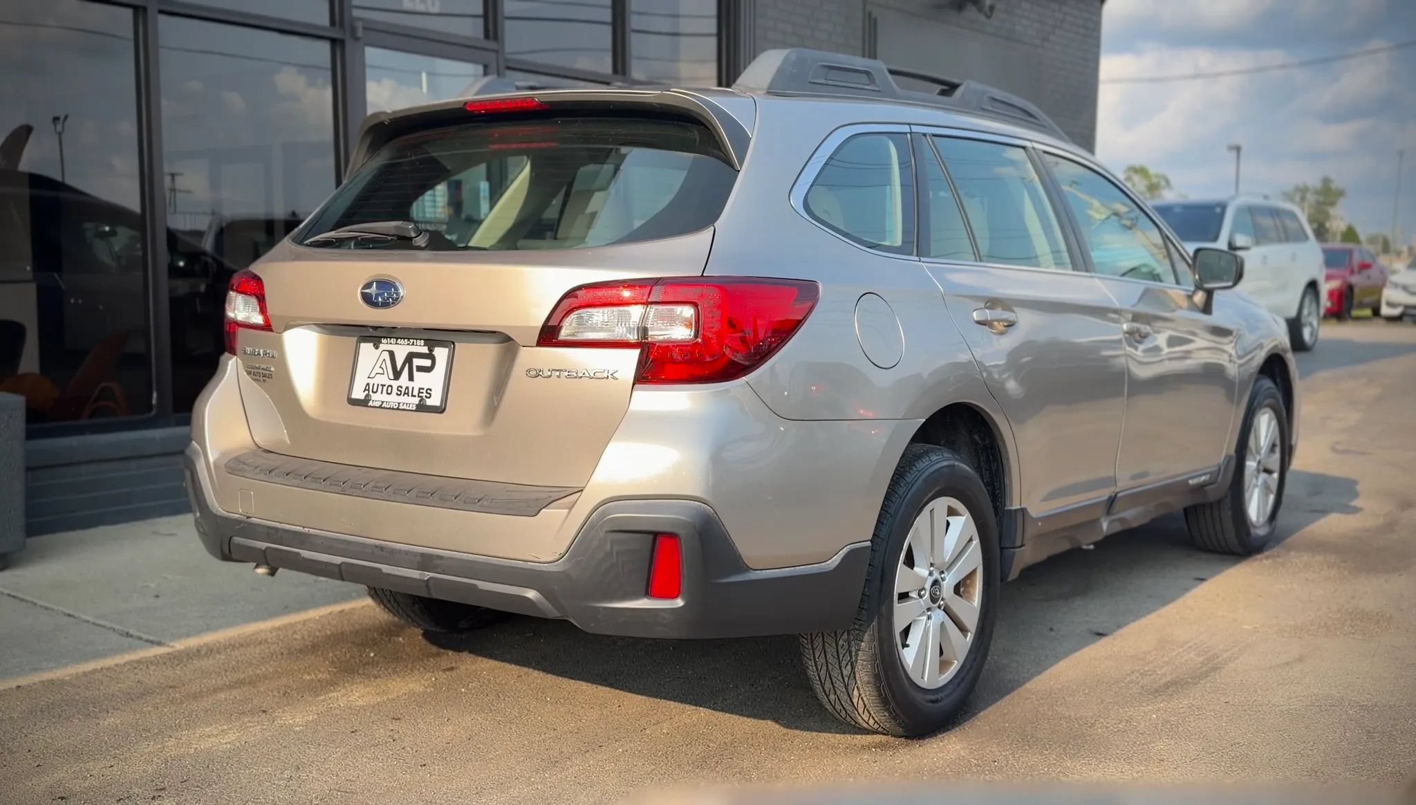 Used 2019 Subaru Outback 2.5i AWD/4WD image 2