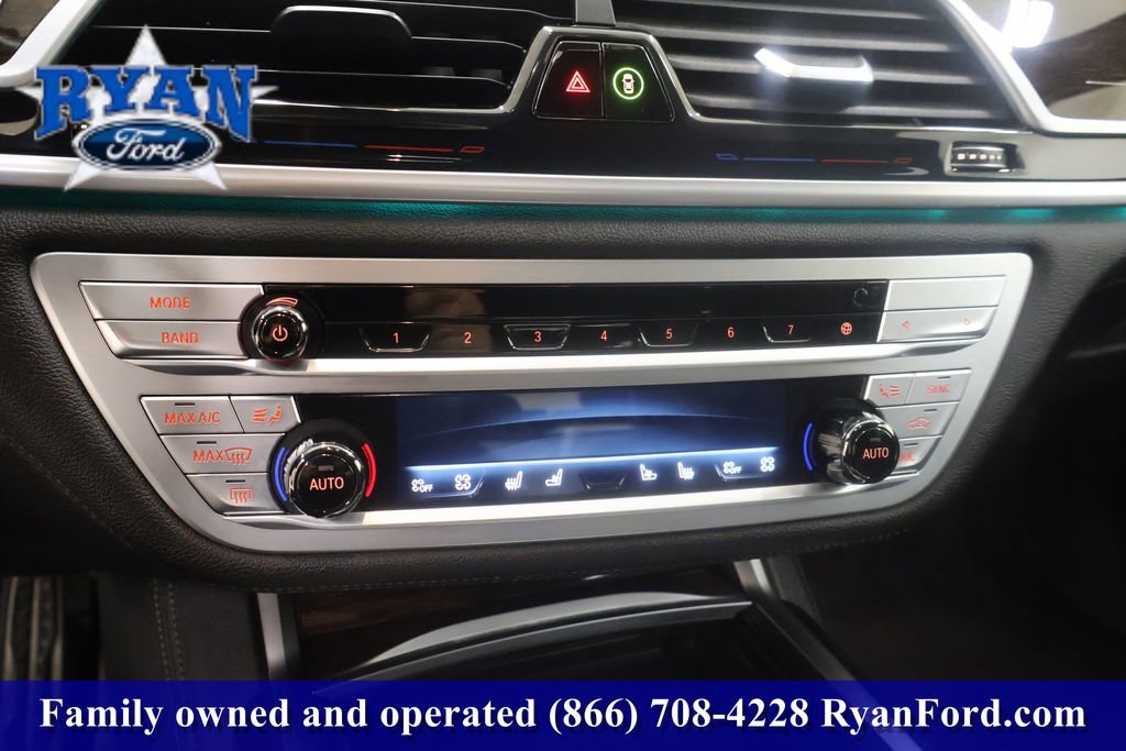 Used 2022 BMW 750i xDrive w/ Executive Package image 23