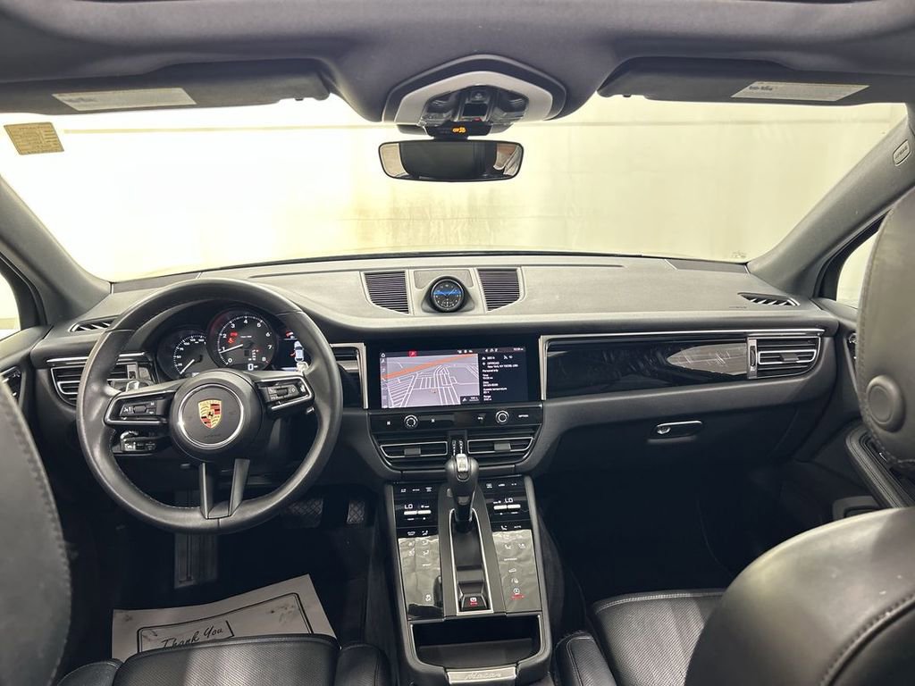 Certified 2024 Porsche Macan AWD/4WD image 19