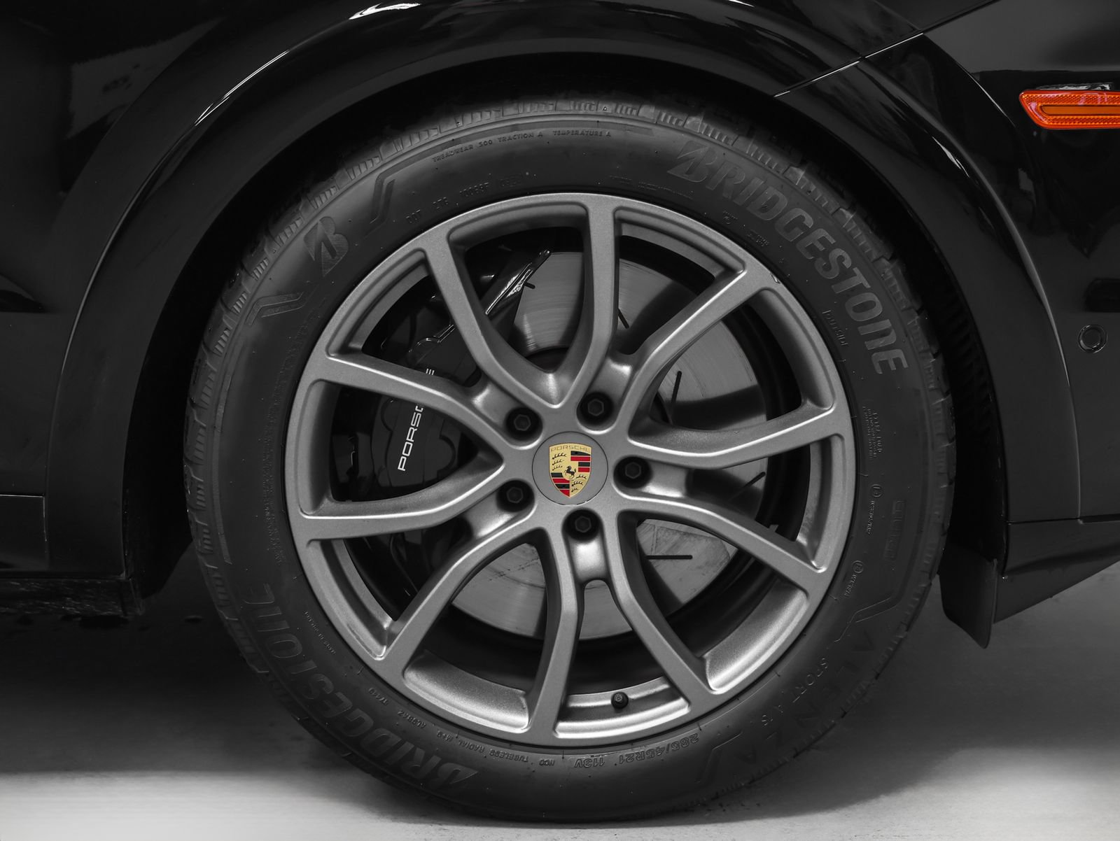 Certified 2024 Porsche Cayenne Turbo AWD/4WD image 17