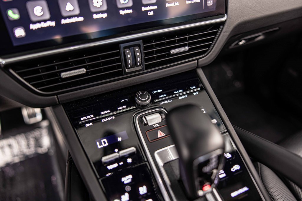 Used 2022 Porsche Cayenne S Platinum image 28