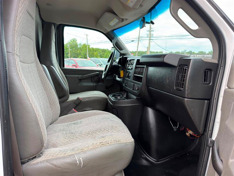 Used 2018 Chevrolet Express 3500 Extended w/ Driver Convenience Package RWD image 14