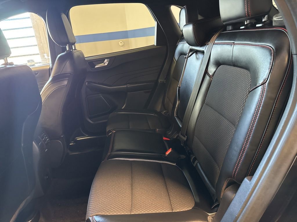 Used 2025 Ford Escape ST-Line image 25