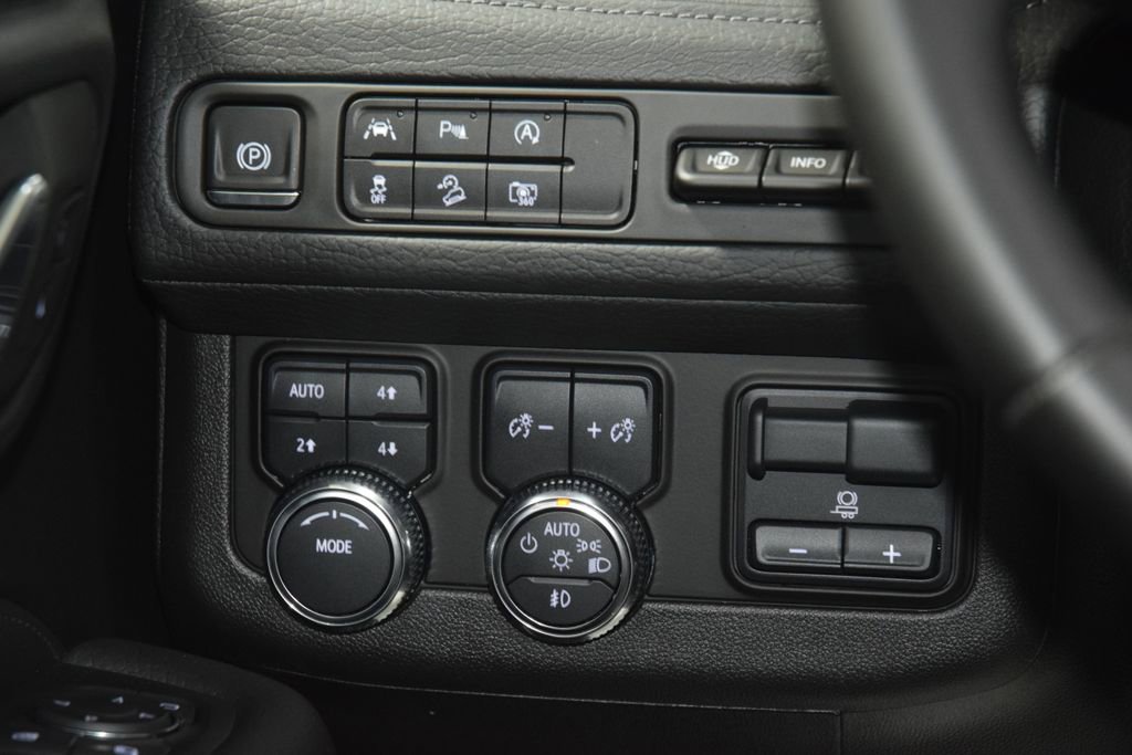Used 2024 GMC Yukon XL Denali w/ Max Trailering Package AWD/4WD image 32