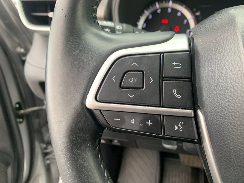 Used 2023 Toyota Highlander LE image 27