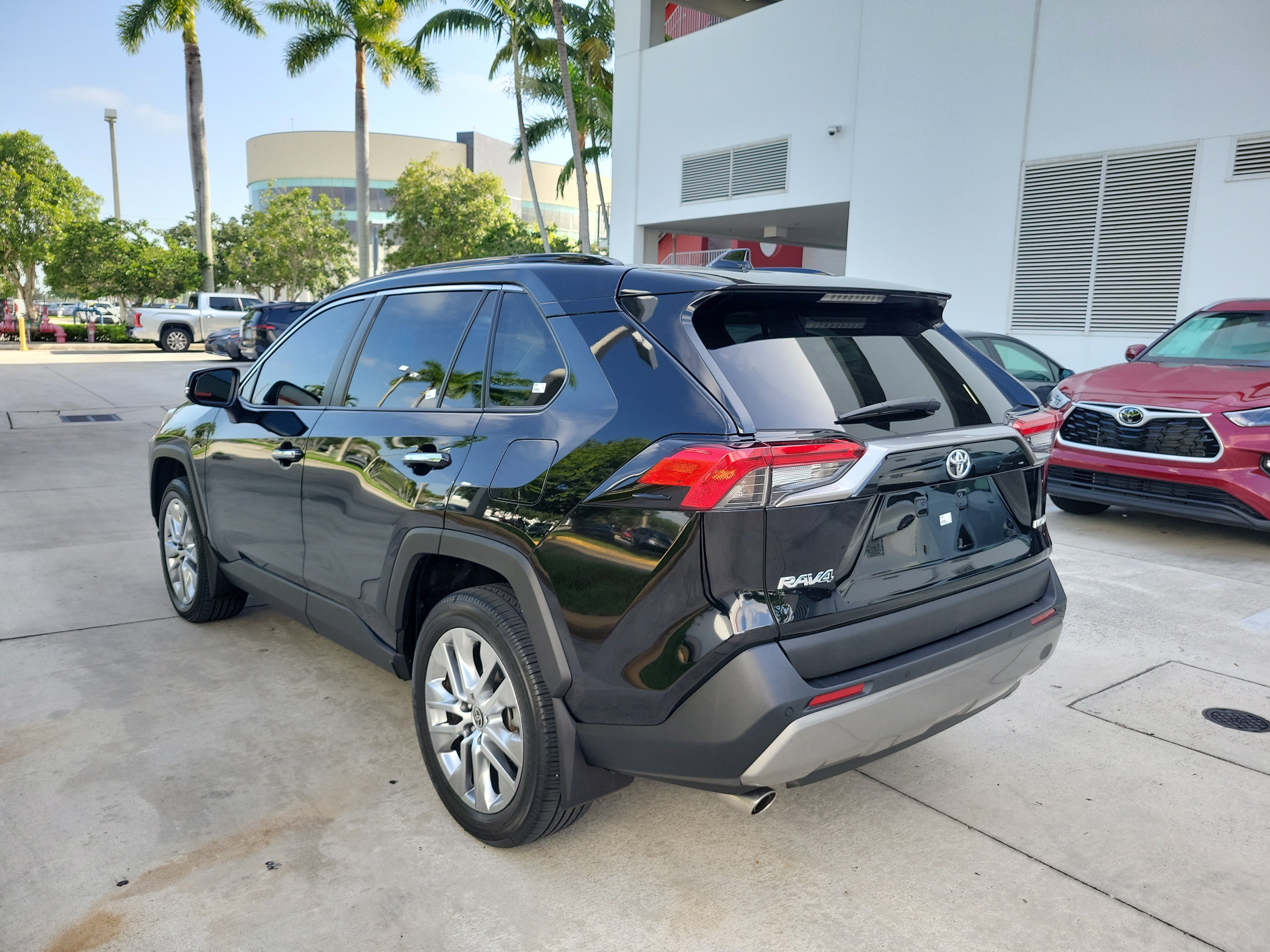 Certified 2024 Toyota RAV4 Limited w/ Advanced Technology Package FWD image 5