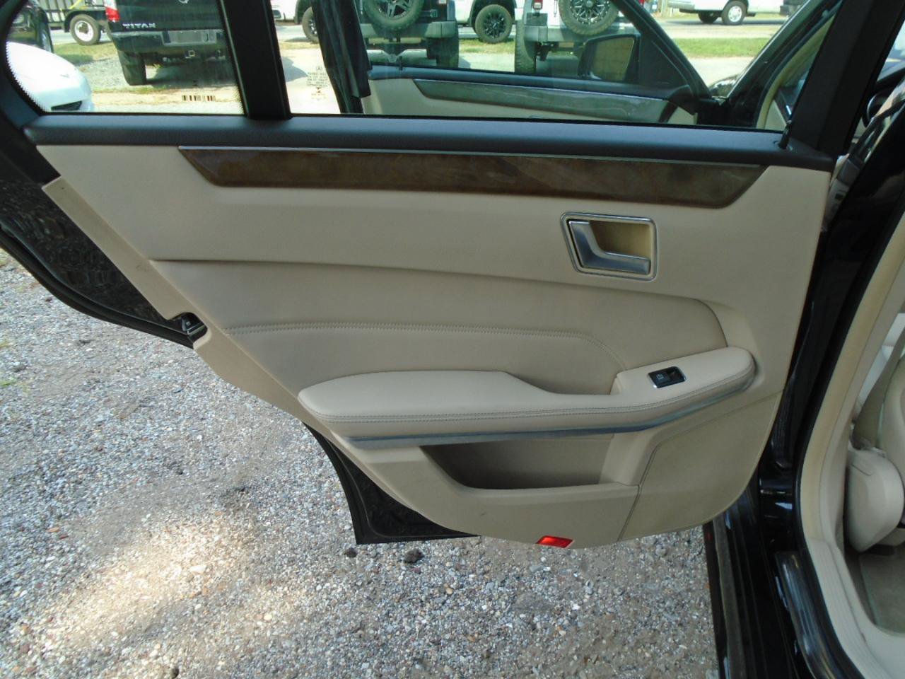 Used 2014 Mercedes-Benz E 350 Sedan image 10