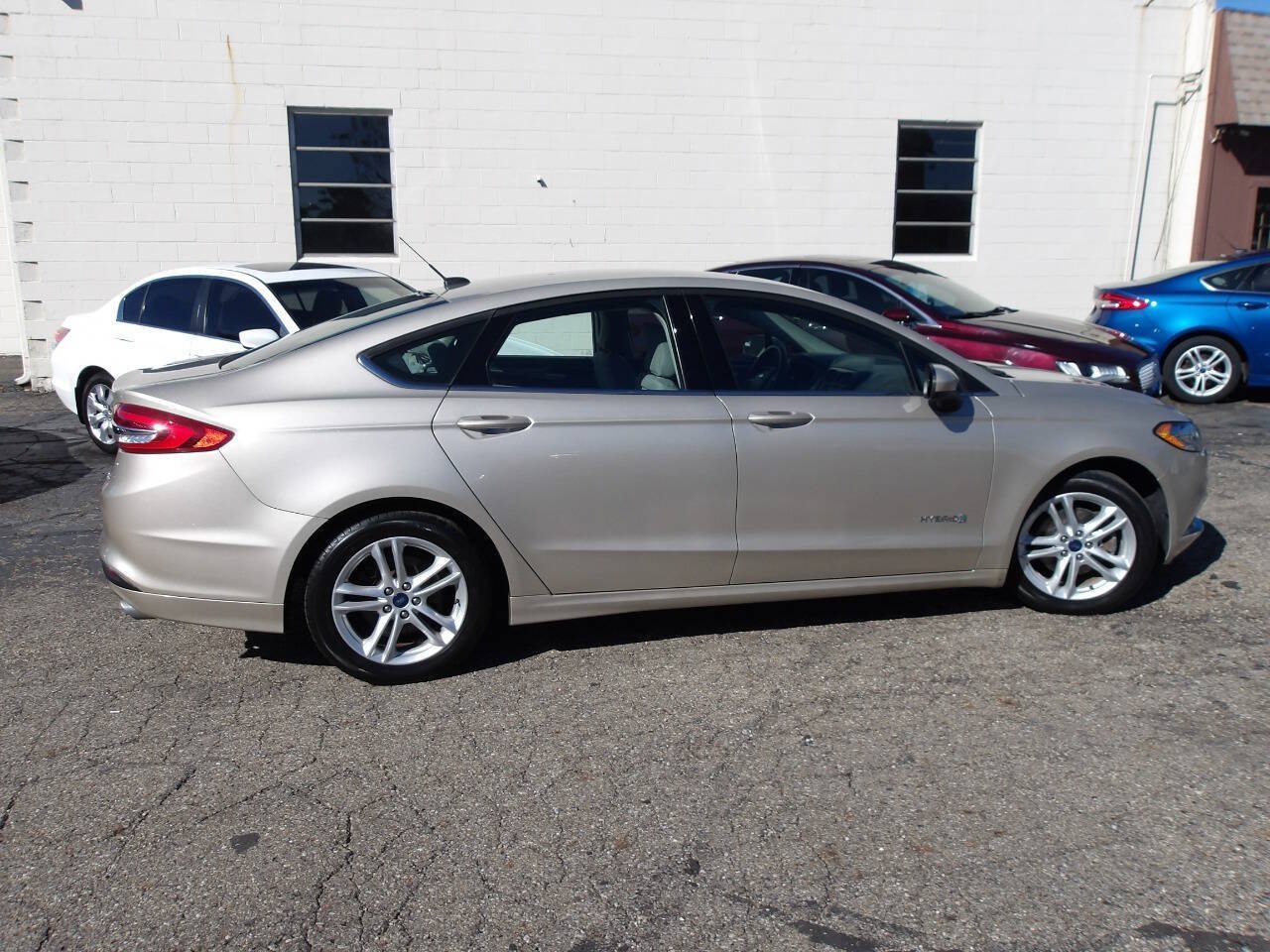 Used 2018 Ford Fusion S FWD image 4