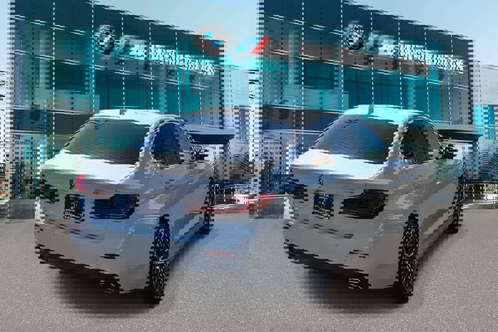 Certified 2023 BMW 530e RWD image 4