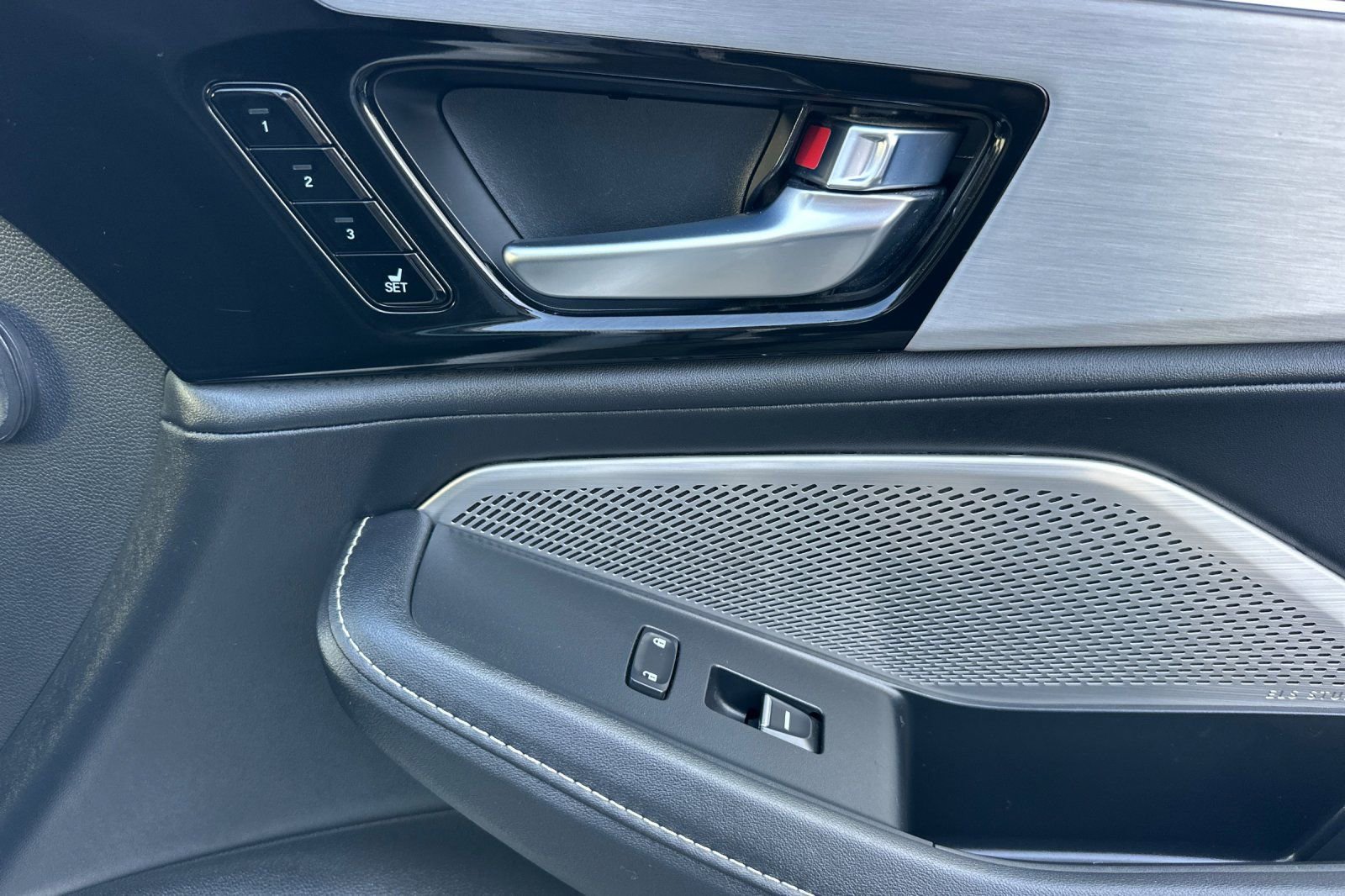 Used 2023 Acura MDX FWD w/ Technology Package image 23