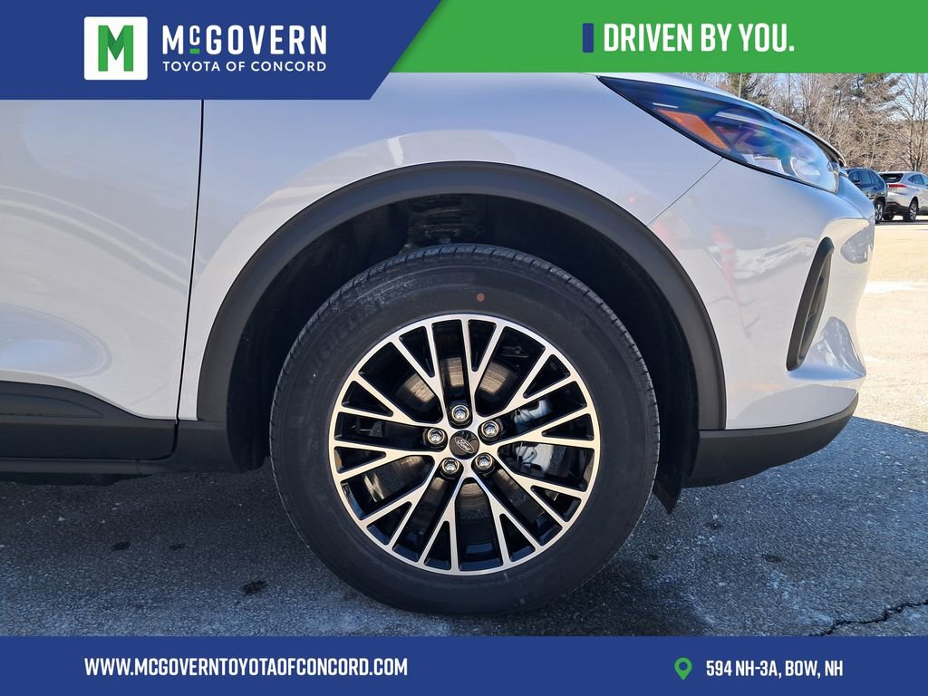 Used 2025 Ford Escape SE image 8