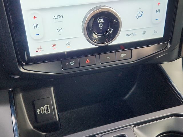 Used 2025 Ford F150 Lightning Flash image 44