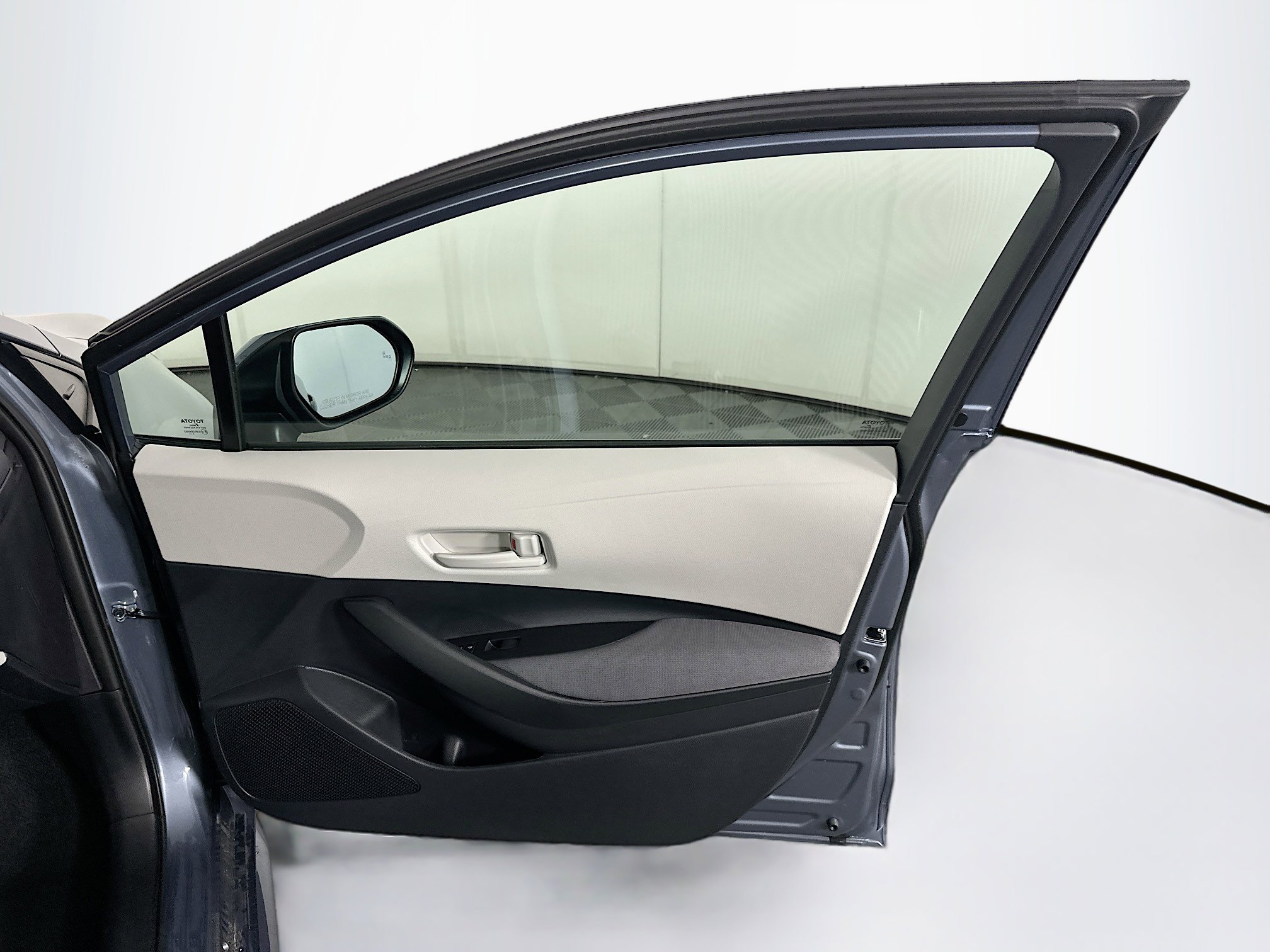 Used 2026 Toyota Corolla LE image 30