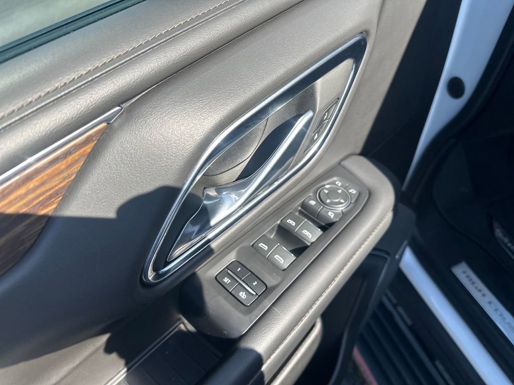 Used 2023 Chevrolet Tahoe High Country w/ Premium Package image 11