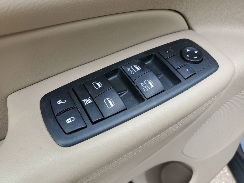 Used 2020 Jeep Grand Cherokee Limited w/ Premium Lighting Group image 24