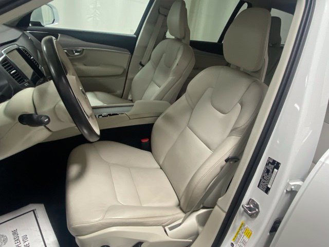 Used 2021 Volvo XC90 T5 Momentum w/ Protection Package AWD/4WD image 11
