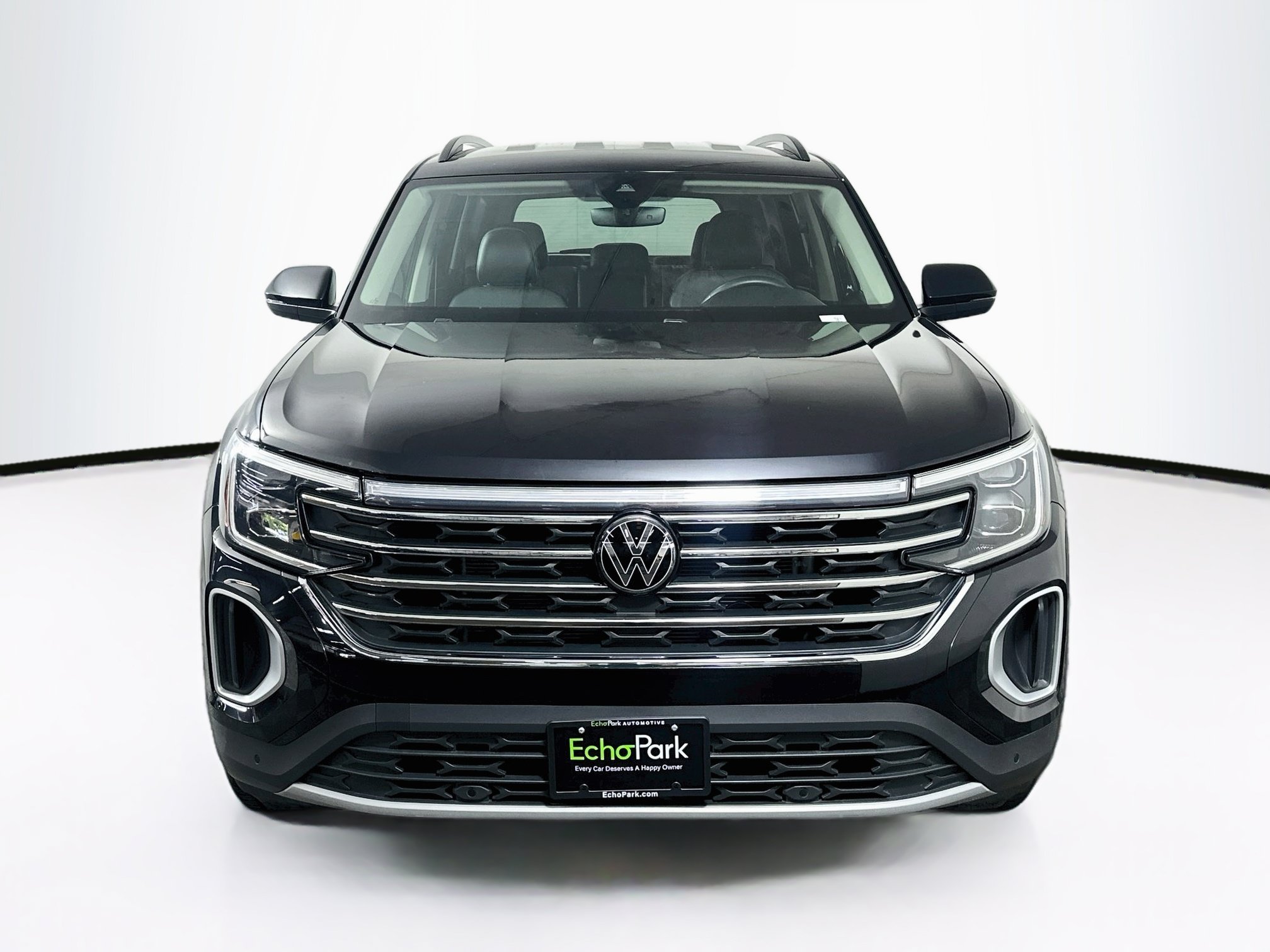 Used 2024 Volkswagen Atlas SE FWD image 2