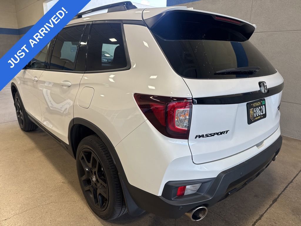 Used 2024 Honda Passport Black Edition image 4