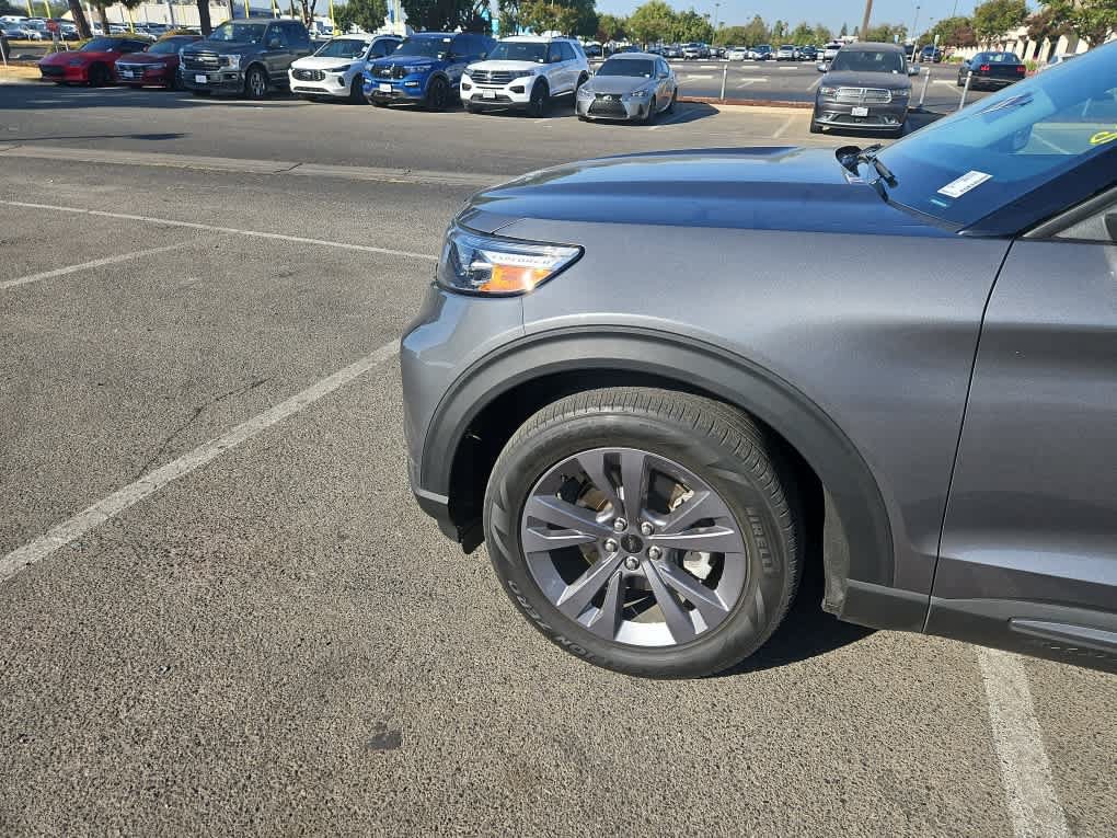 Certified 2023 Ford Explorer XLT w/ Equipment Group 202A RWD image 3