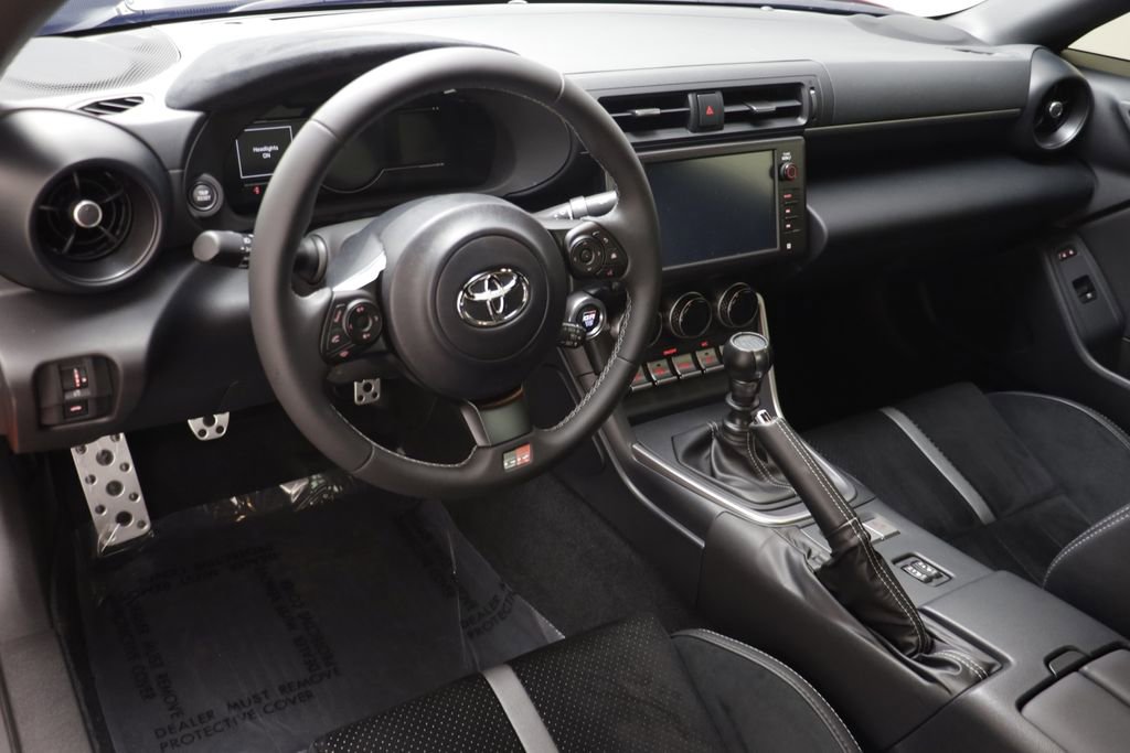 Used 2025 Toyota GR86 Premium w/ Performance Package RWD image 7