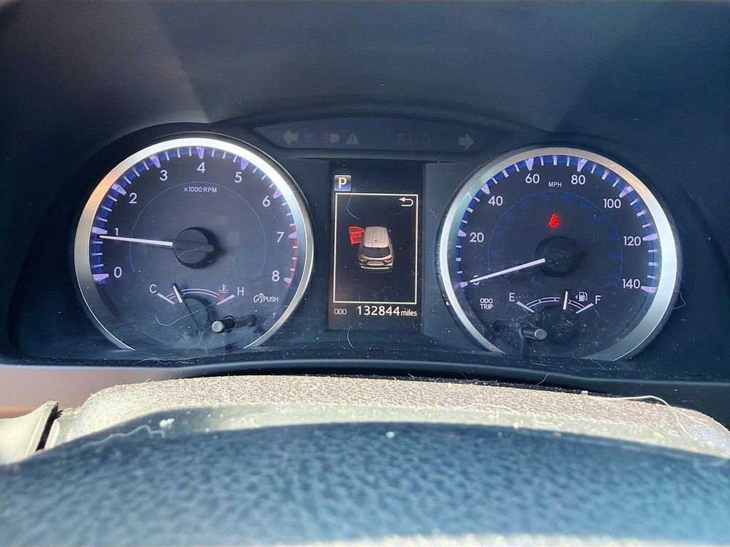 Used 2018 Toyota Highlander Plus AWD/4WD image 36
