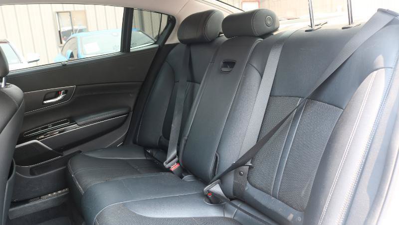 Used 2017 Kia K900 Premium RWD image 17