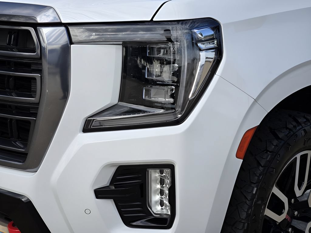 Used 2024 GMC Yukon AT4 w/ Technology Package AWD/4WD image 9