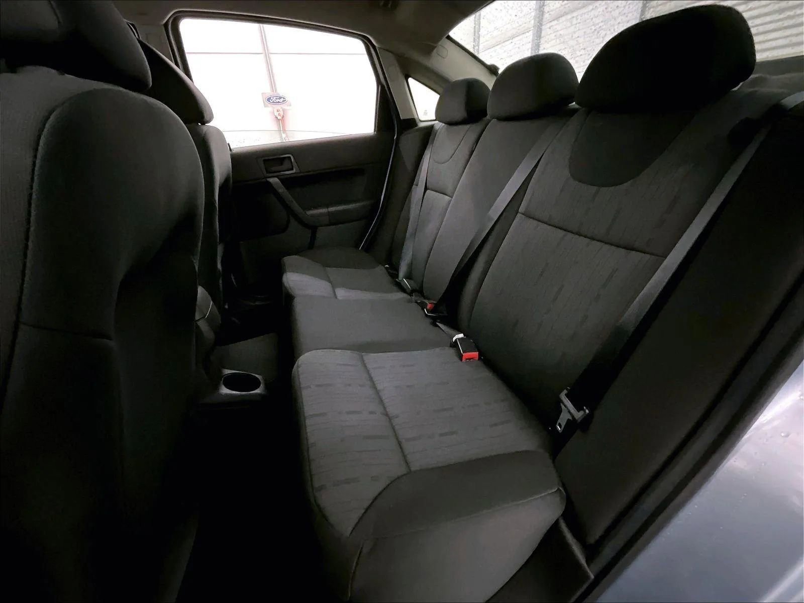 Used 2009 Ford Focus SE FWD image 25