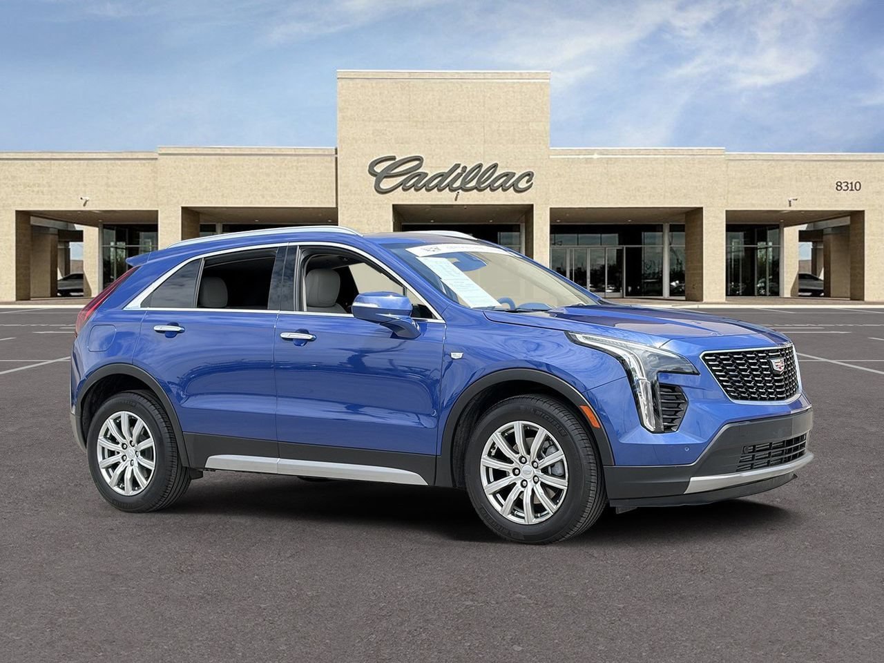 Certified 2022 Cadillac XT4 Premium Luxury FWD image 3