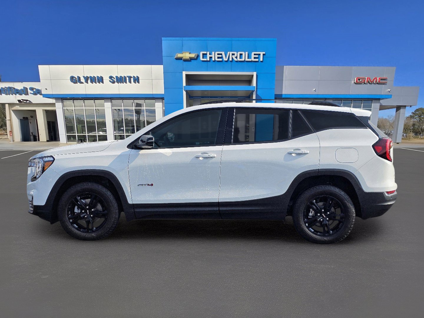 Used 2024 GMC Terrain AT4 image 8