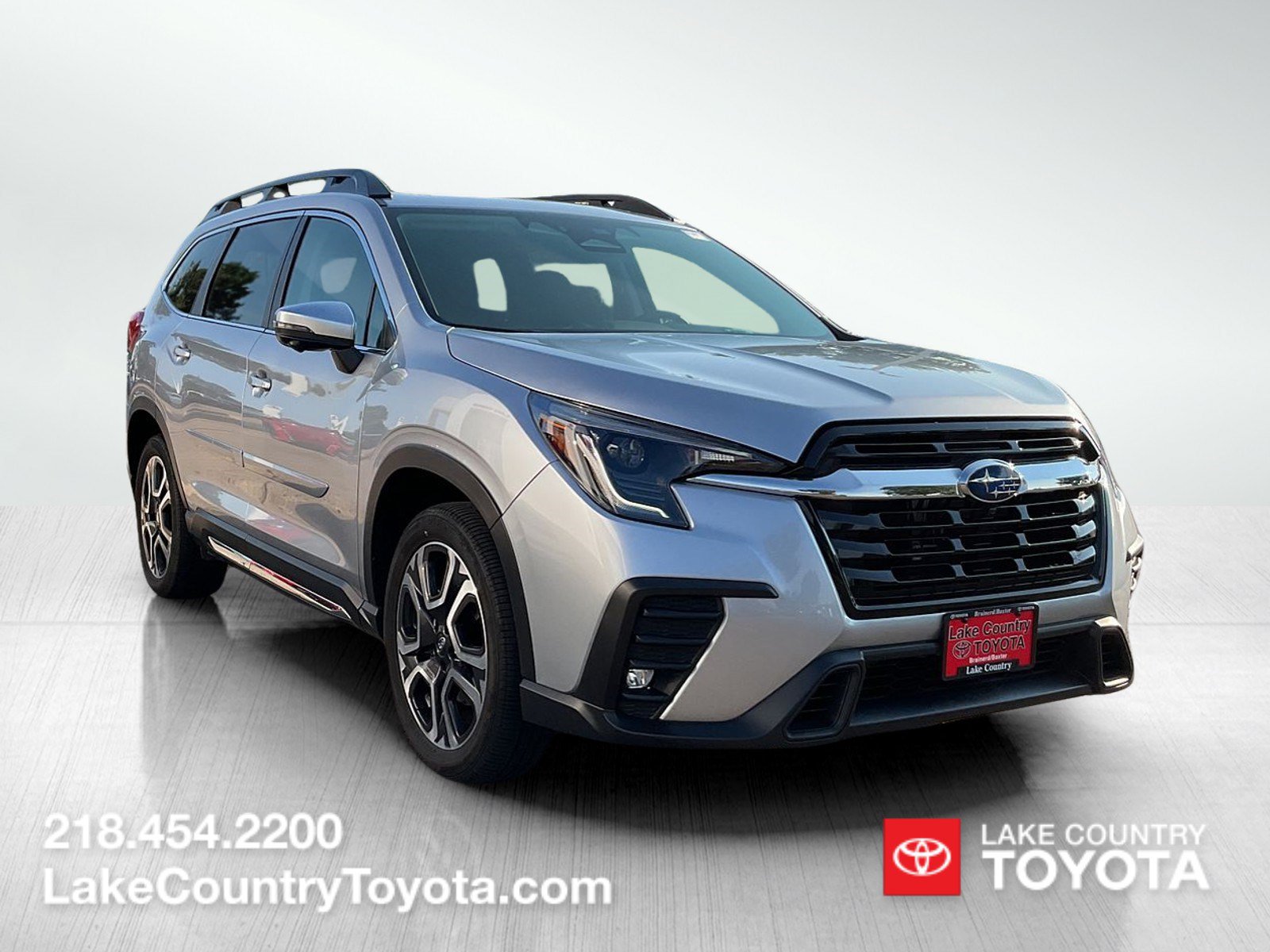 Used 2023 Subaru Ascent Limited w/ Technology Package AWD/4WD image 7
