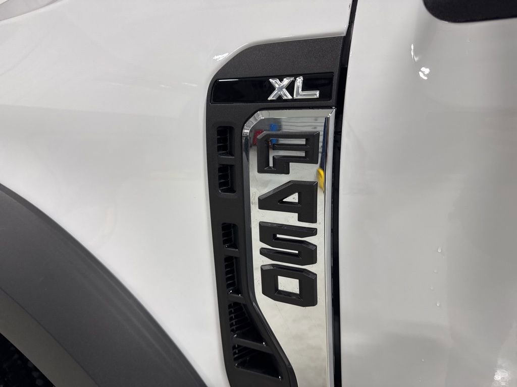 New 2026 Ford F450 XL w/ XL Chrome Package image 5