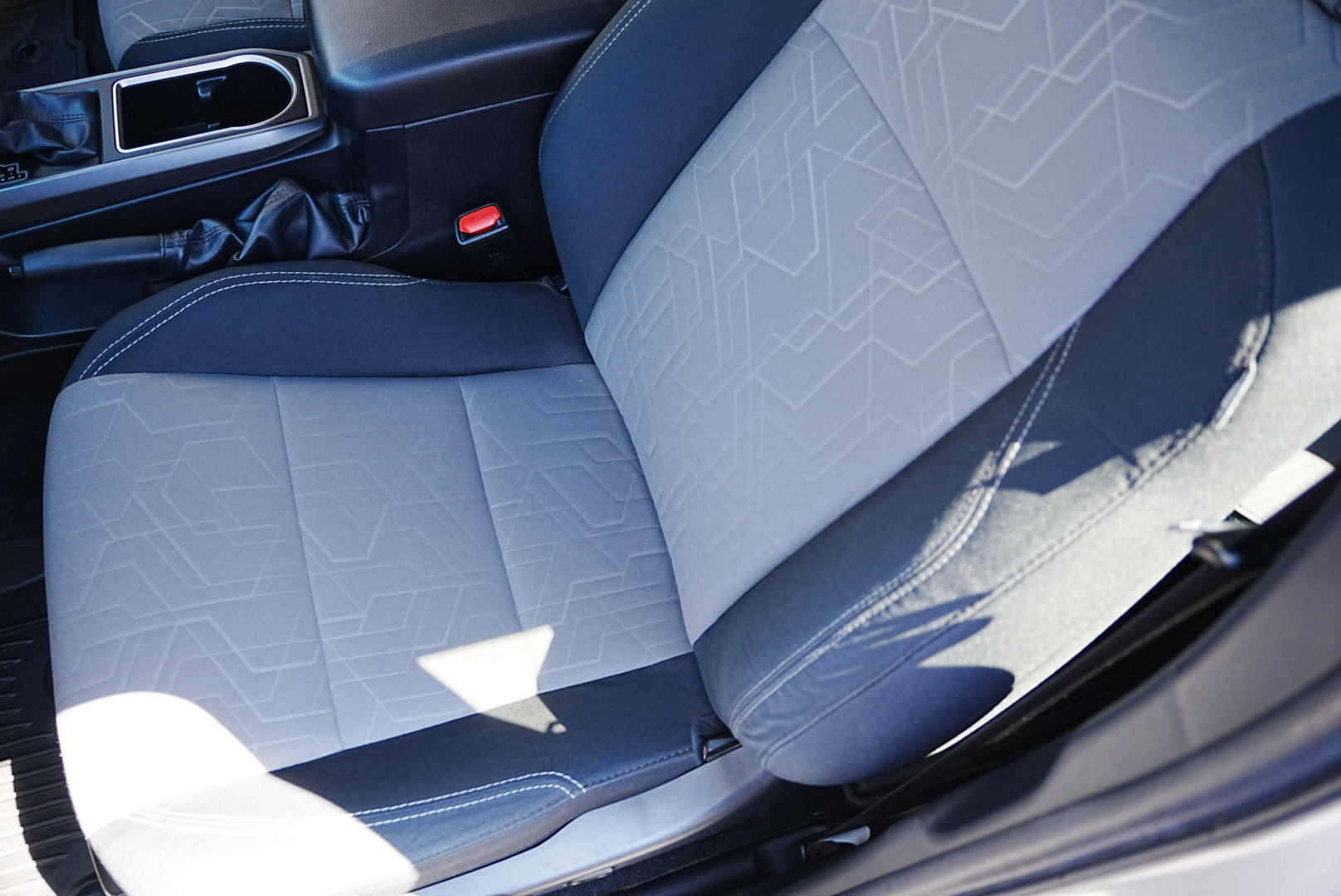 Used 2022 Toyota Tacoma TRD Off-Road image 9