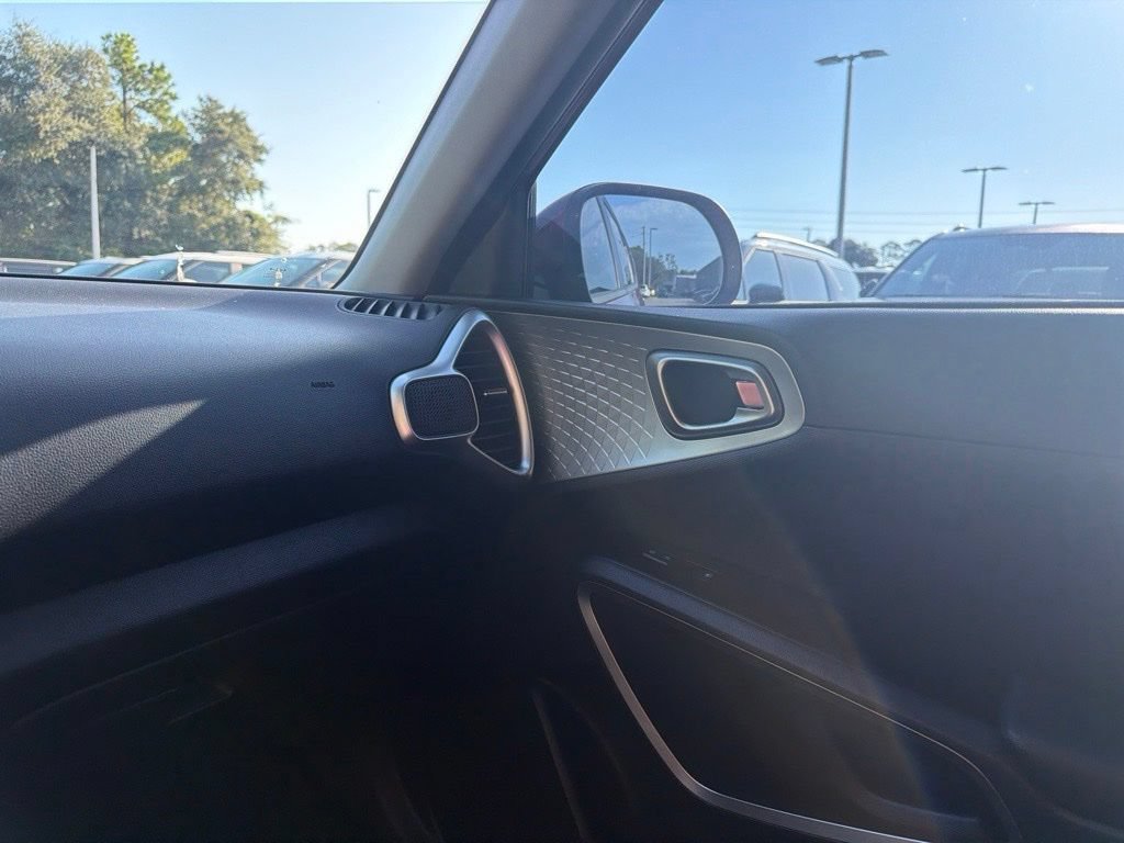 Certified 2022 Kia Soul LX FWD image 16