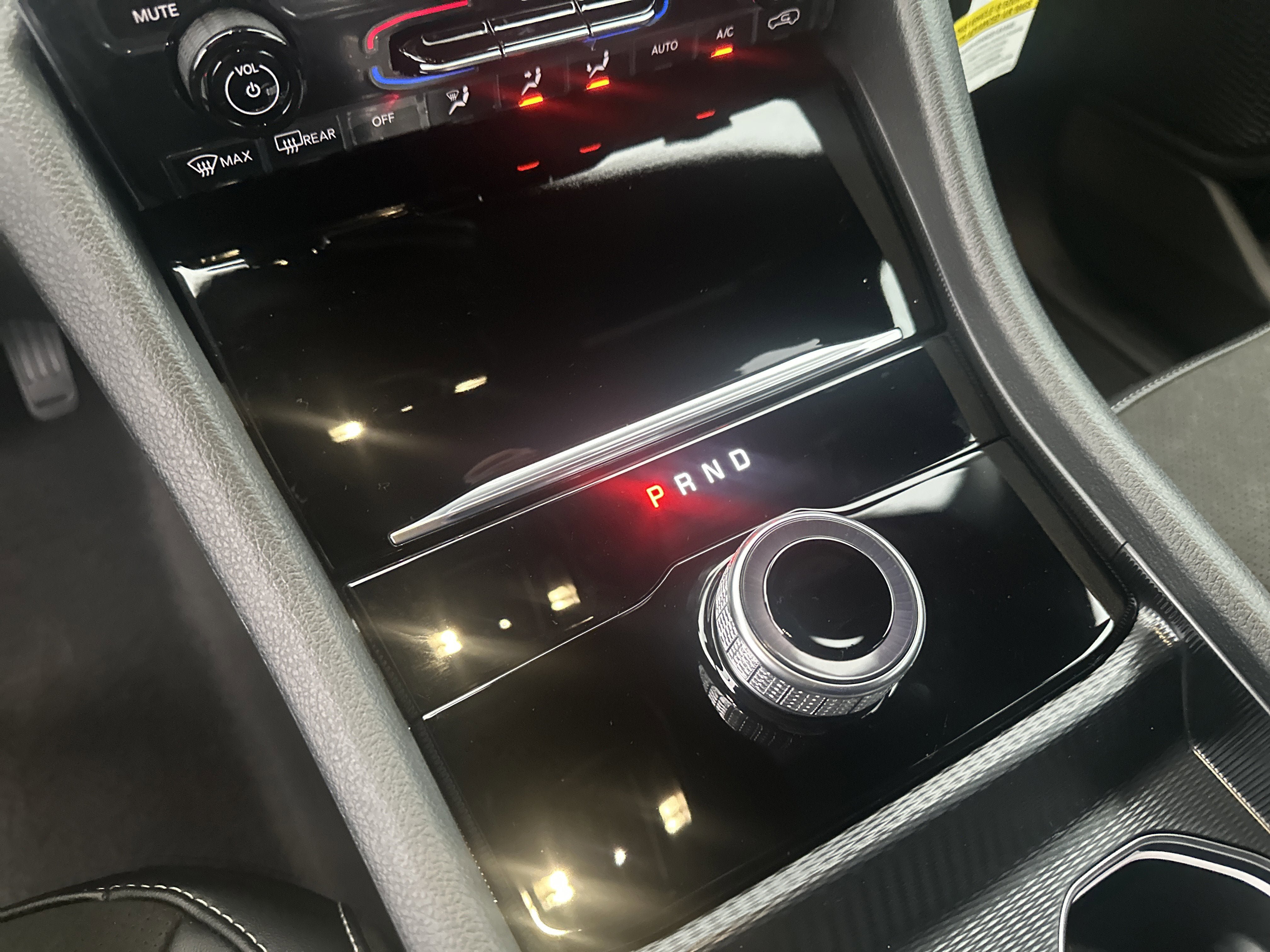 New 2025 Jeep Grand Cherokee Altitude AWD/4WD image 32
