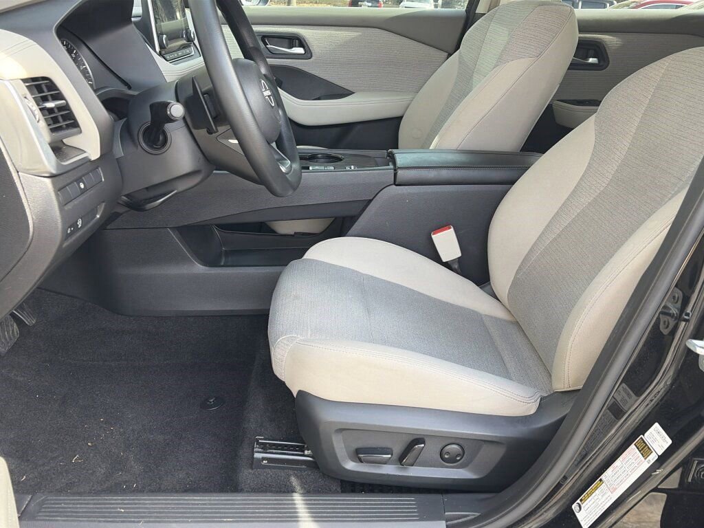 Certified 2023 Nissan Rogue SV image 27