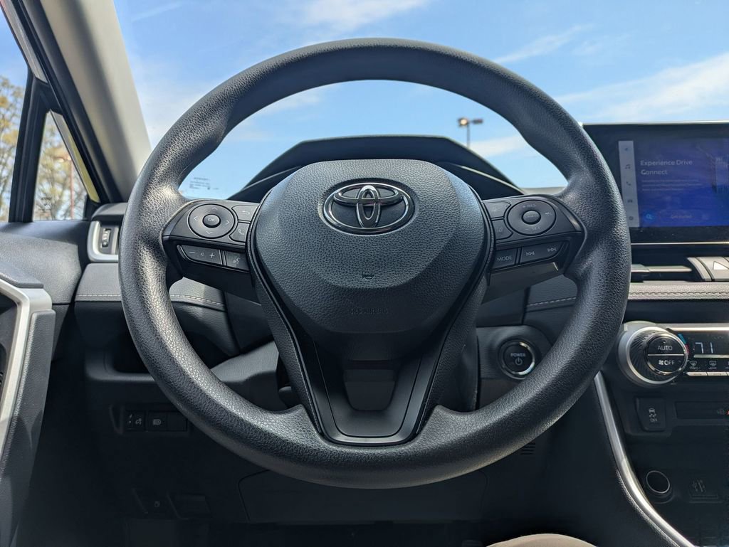 Used 2025 Toyota RAV4 XLE image 23