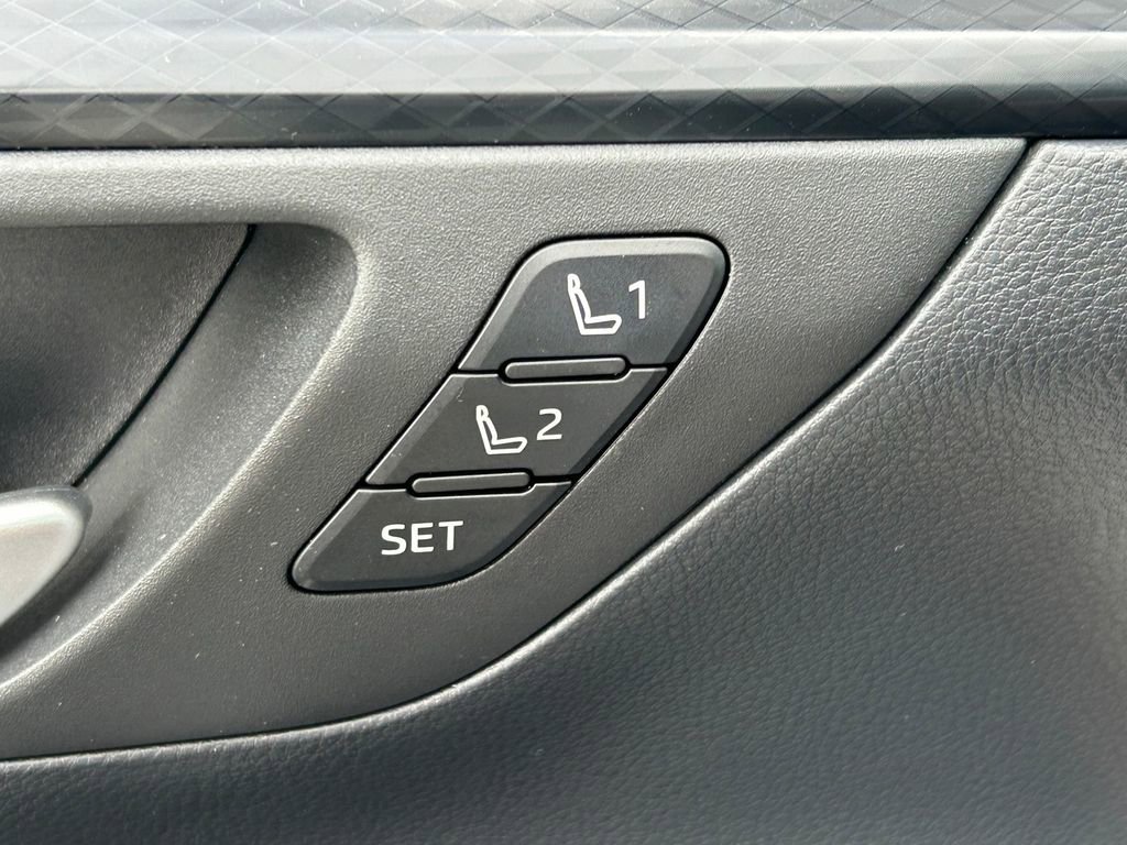 Used 2024 Toyota Grand Highlander AWD Hybrid image 29