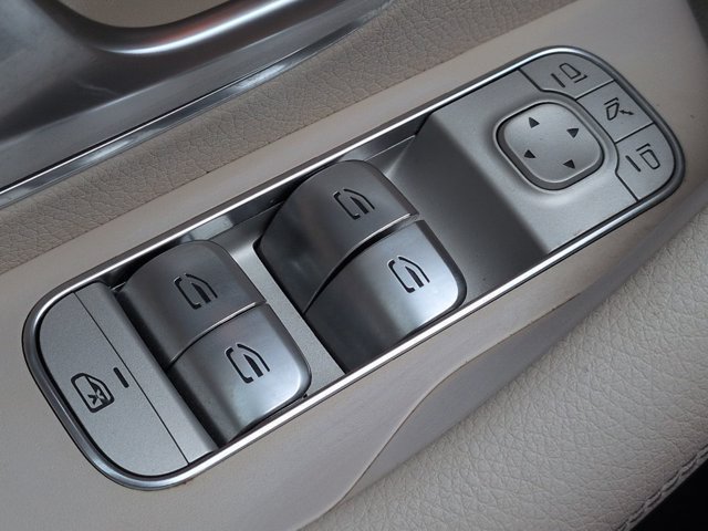 Used 2020 Mercedes-Benz GLE 350 w/ Premium Package image 25