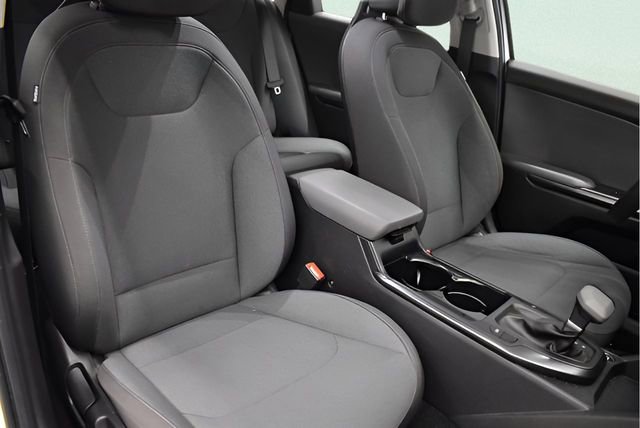 Used 2025 Kia K4 FWD image 6