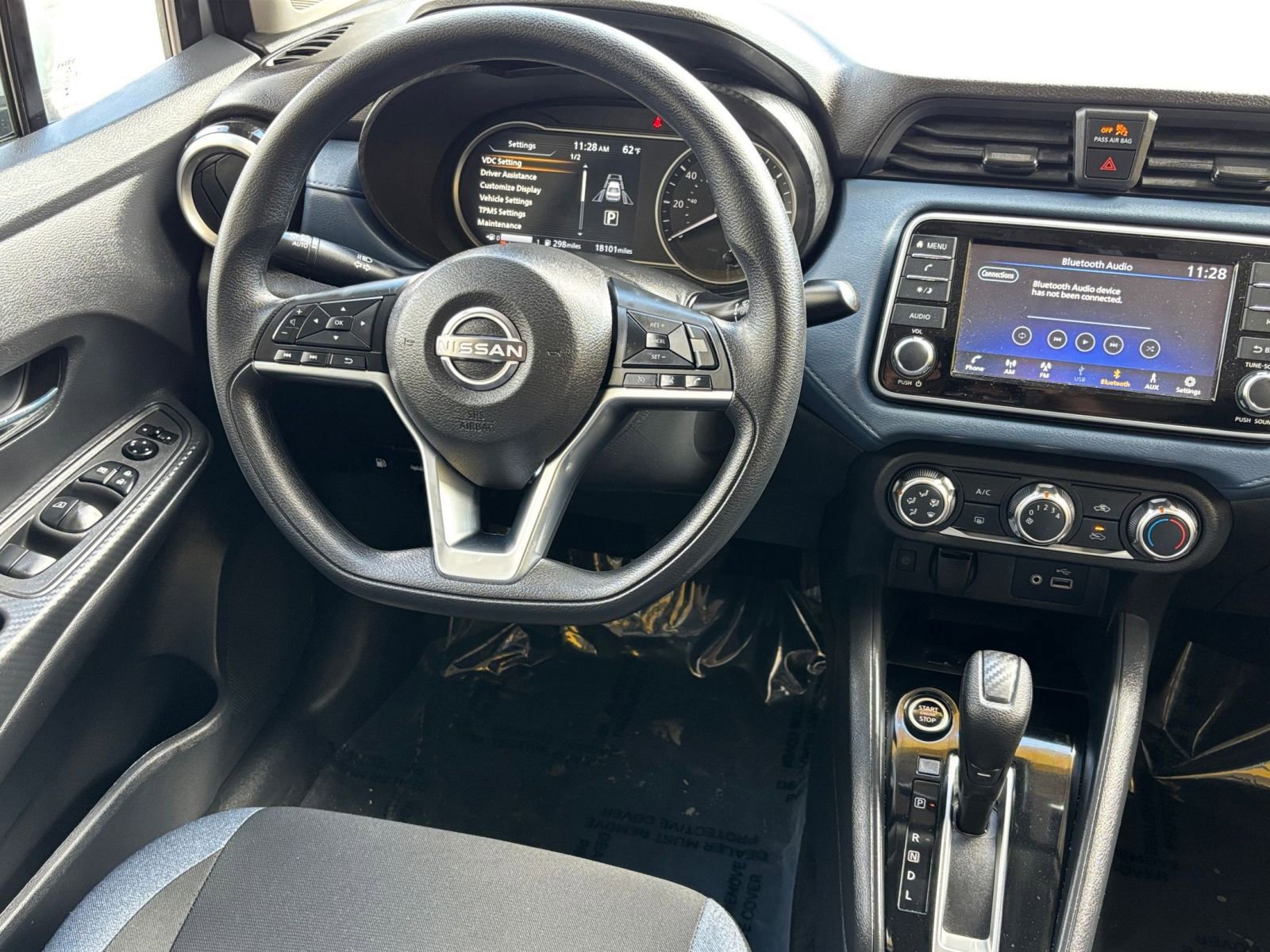 Used 2025 Nissan Versa SV FWD image 29